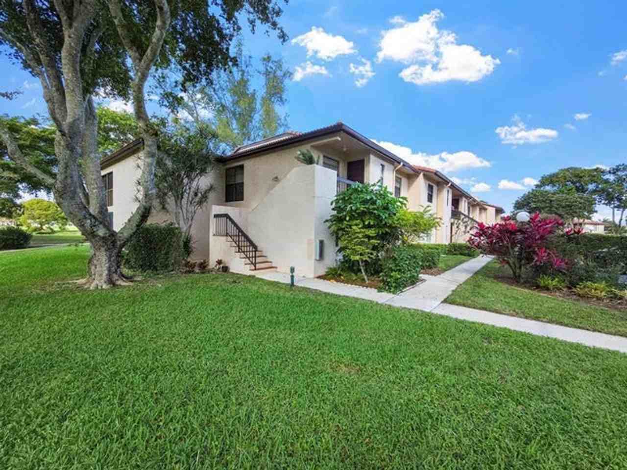 9286 Vista Del Lago - Photo 5 of 14