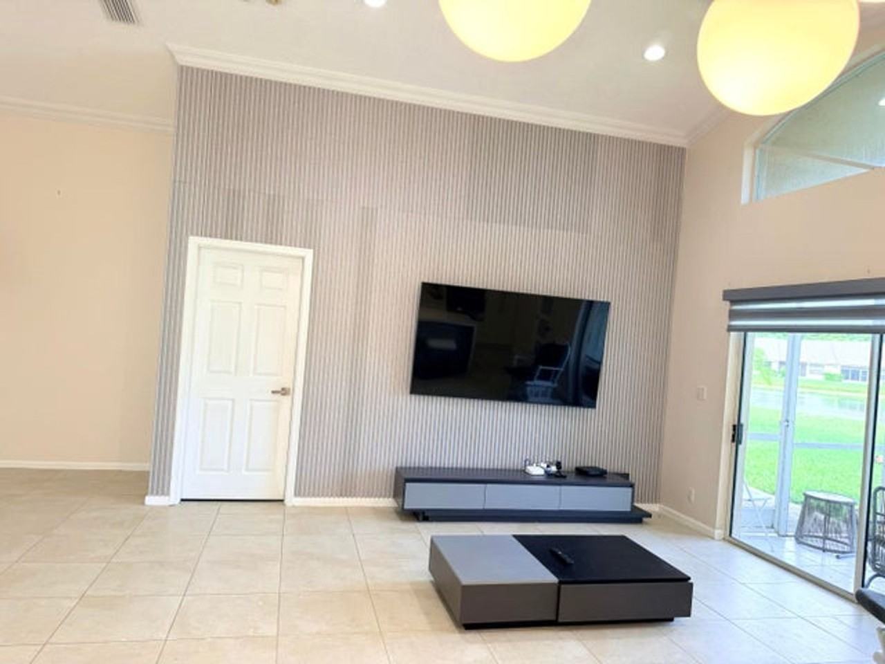 12390 Boneventure Dr - Photo 3 of 13