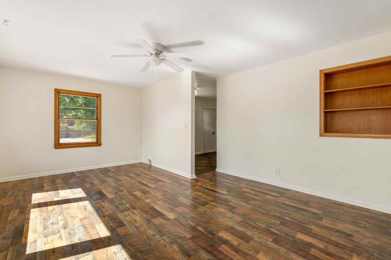 409 41st St - Photo 6 of 31