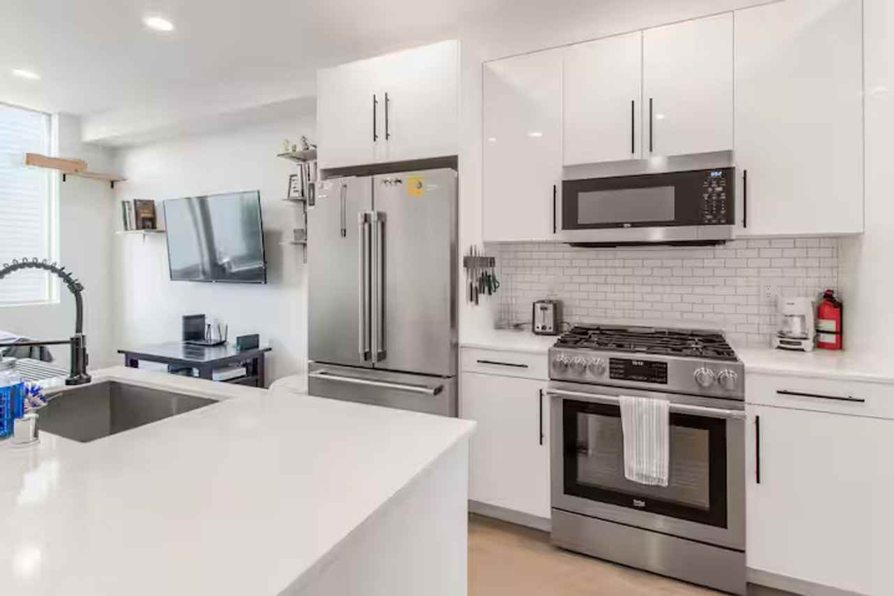 1131 Nw 57th St #B - Photo 7 of 22