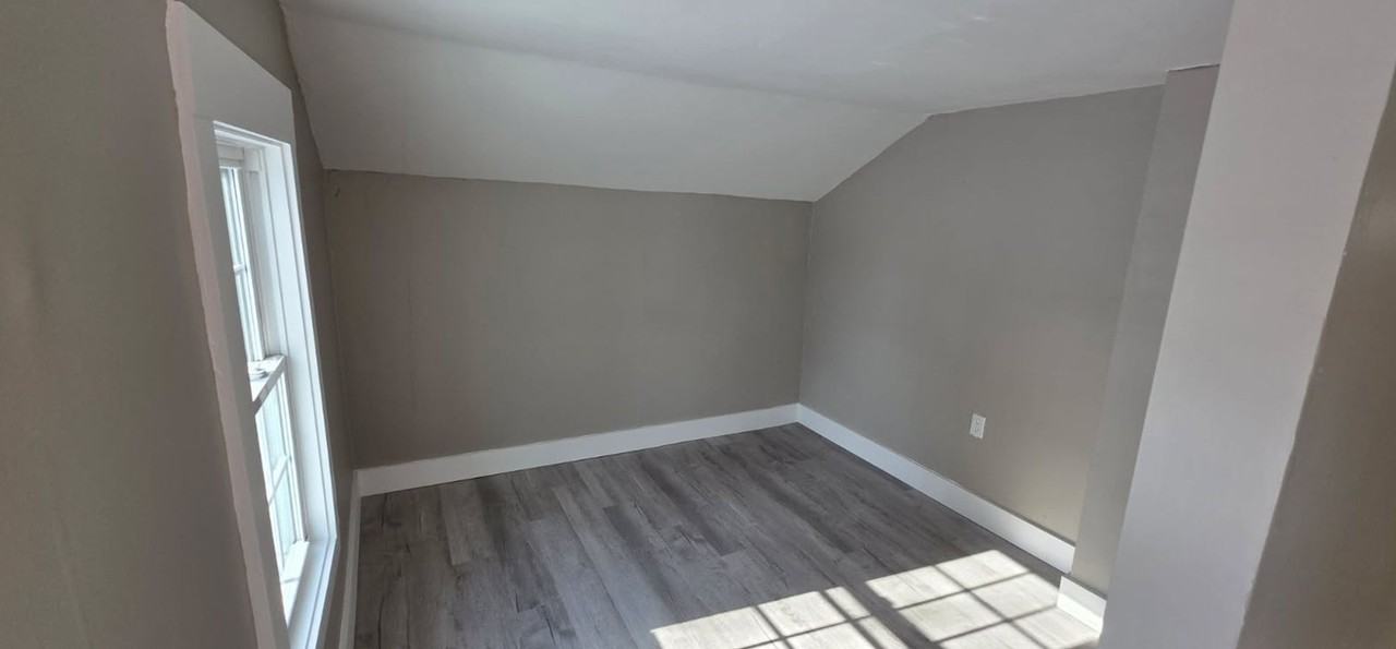 72 E Schuyler St - Photo 4 of 16