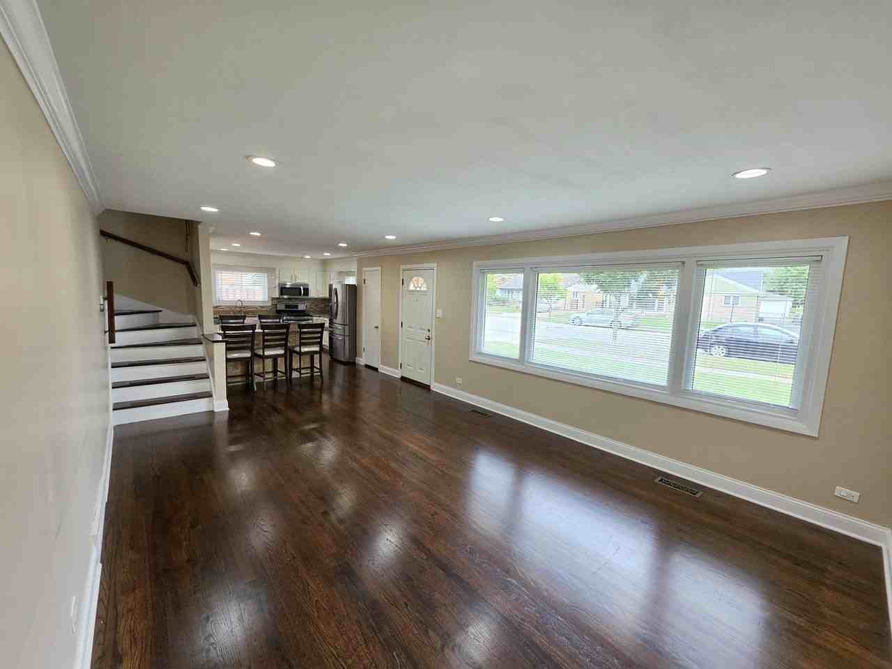 9104 Oleander Ave - Photo 5 of 34