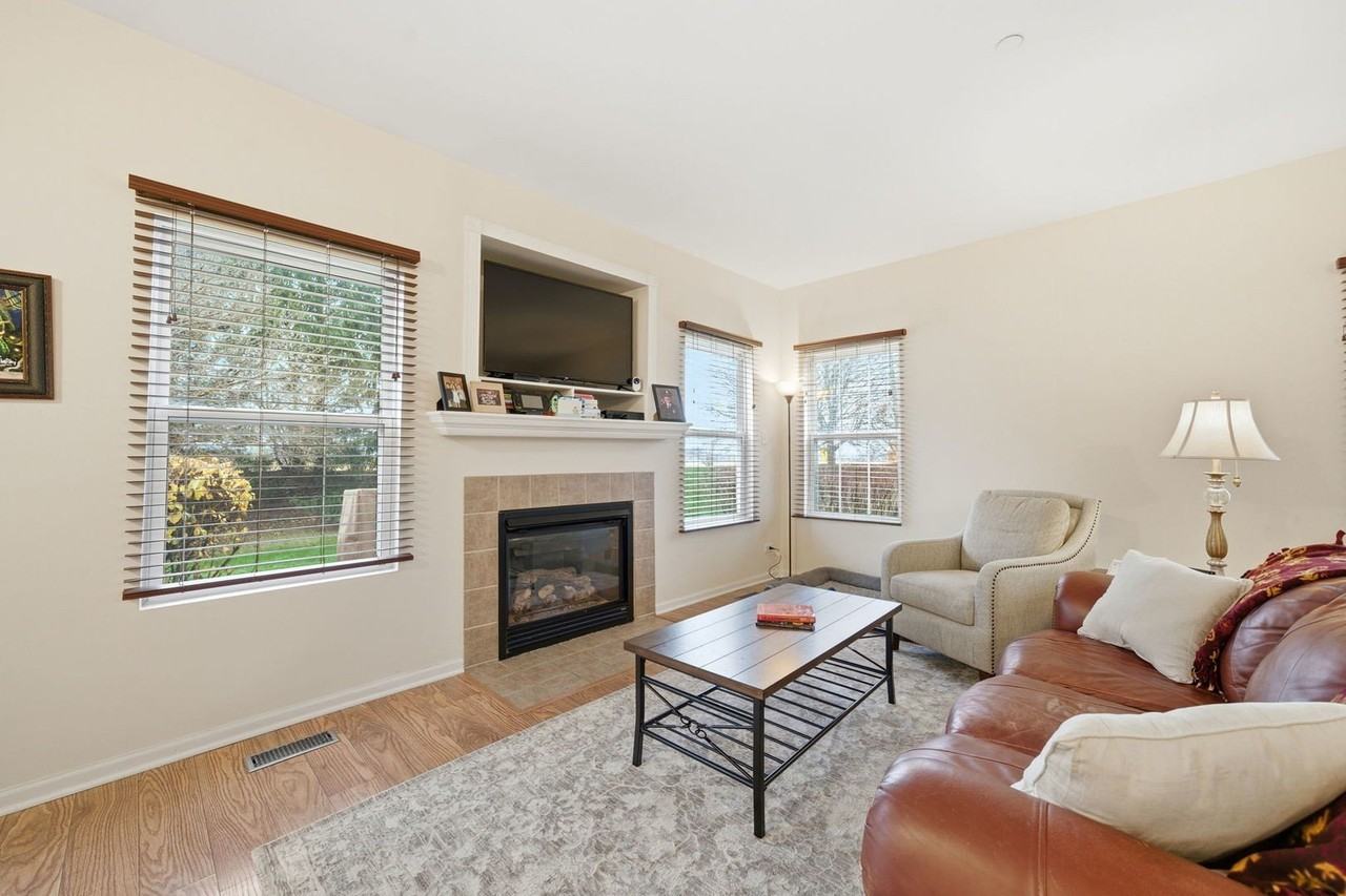 1836 Candlelight Cir #1836 - Photo 7 of 25