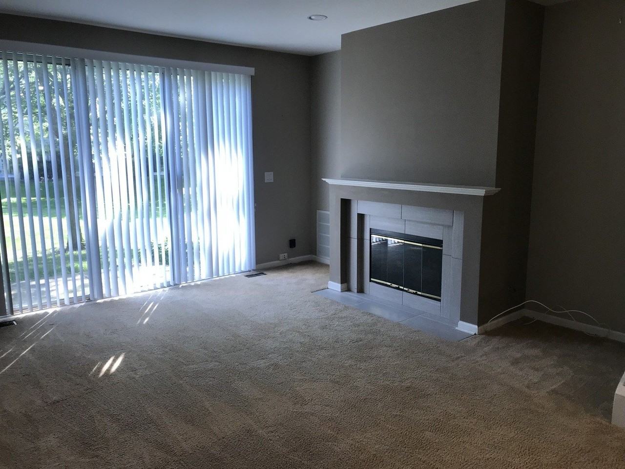 1828 Lucylle Ct - Photo 2 of 14