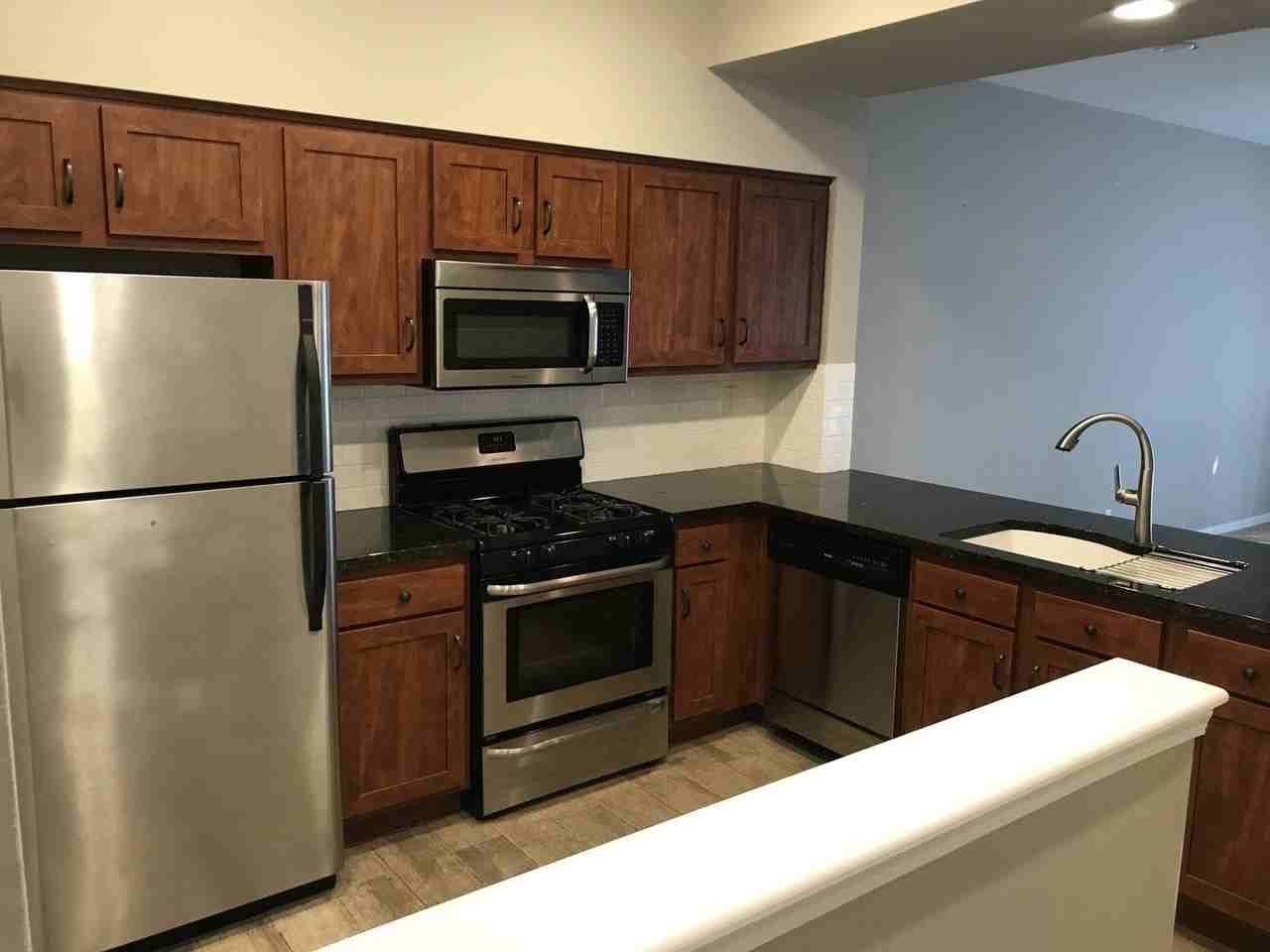 1828 Lucylle Ct - Photo 4 of 14