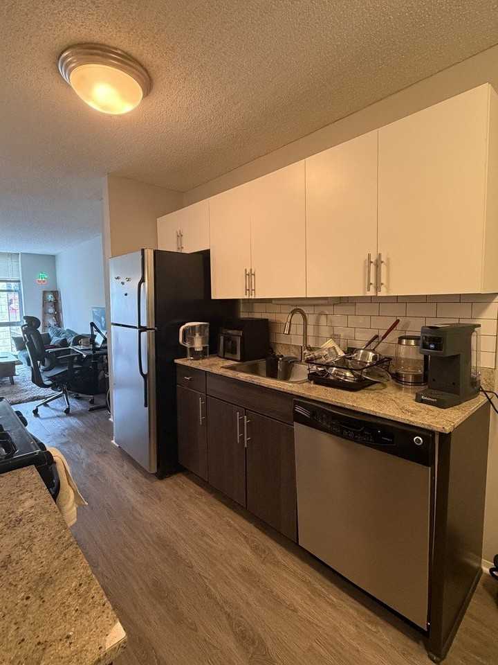 180 N Jefferson St #711 - Photo 7 of 20