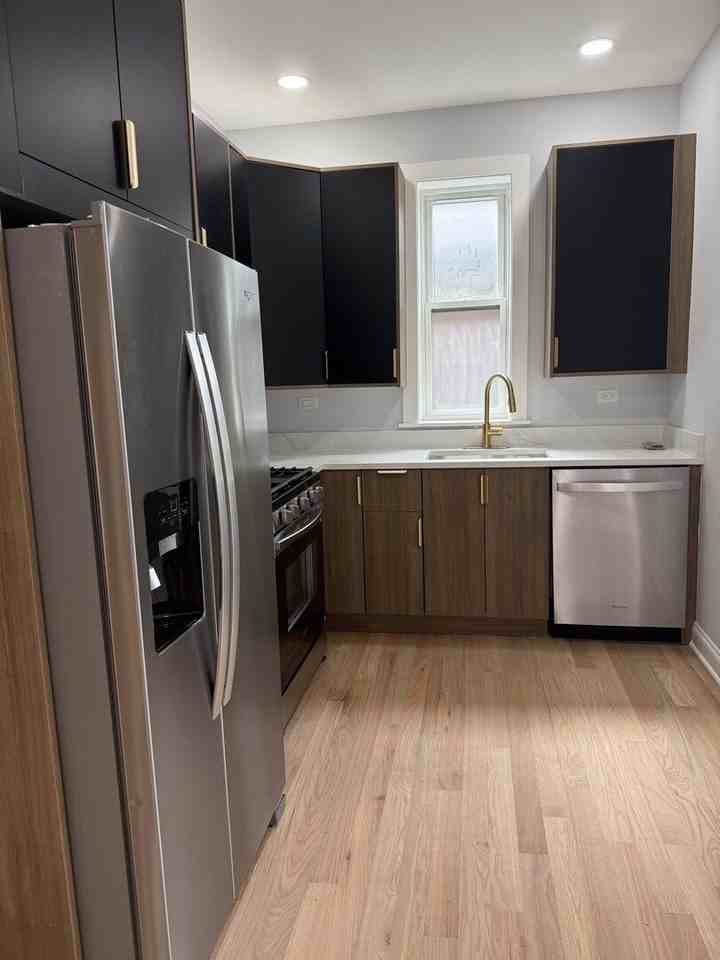 3801 W Belle Plaine Ave #2 - Photo 7 of 14