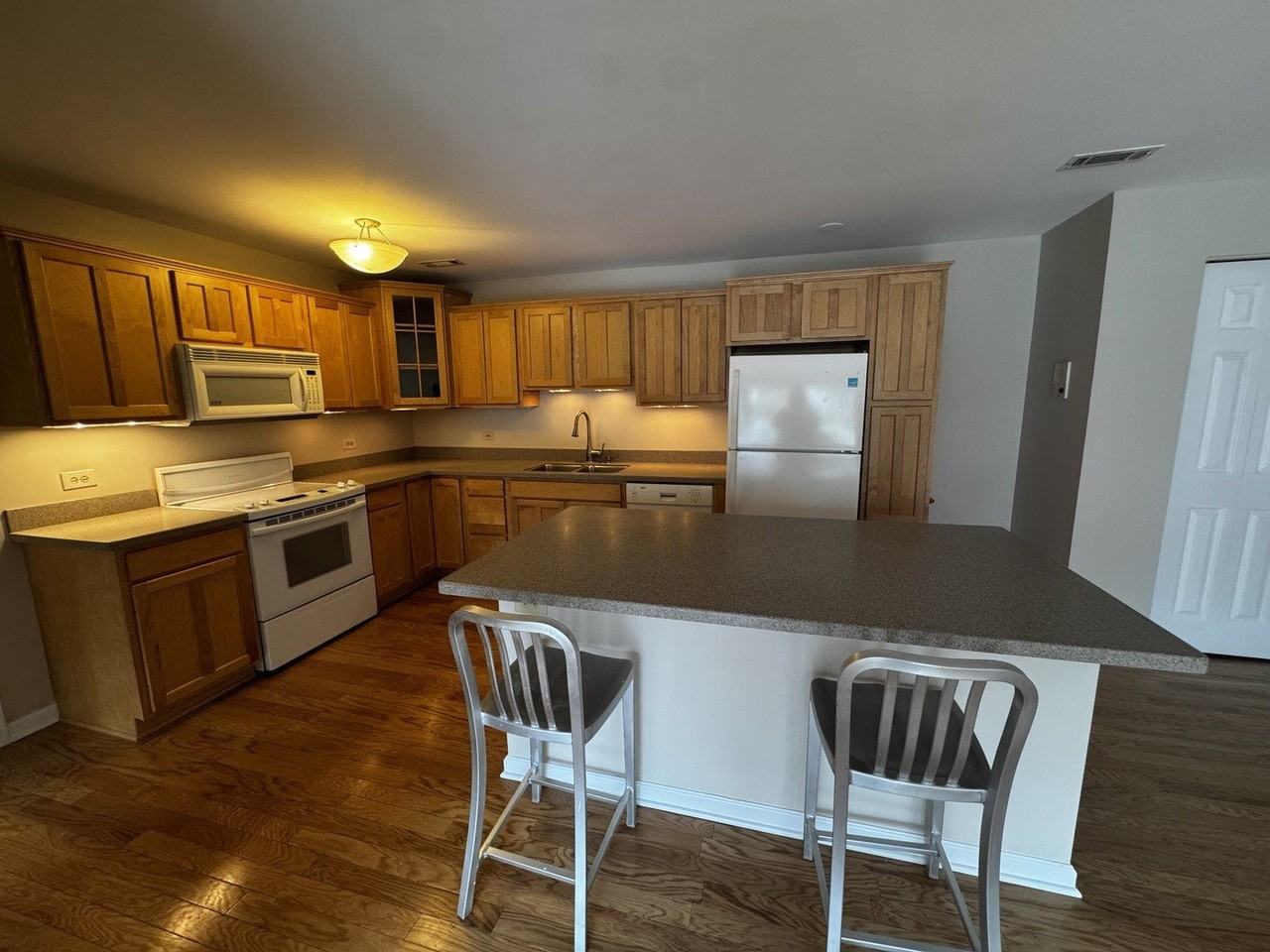 10338 Parkside Ave #16 - Photo 2 of 9