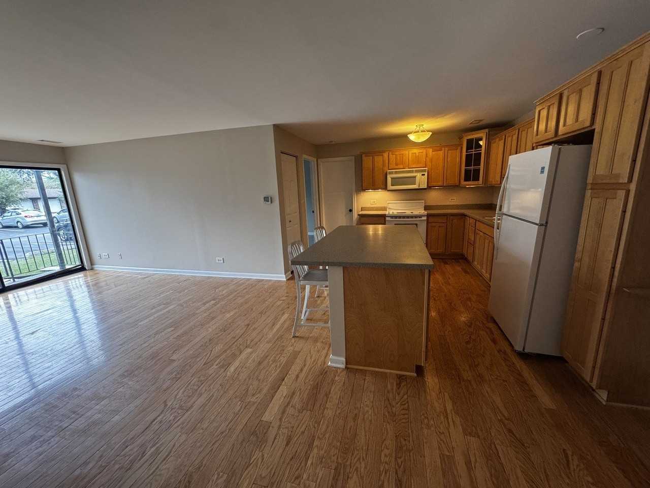 10338 Parkside Ave #16 - Photo 3 of 9