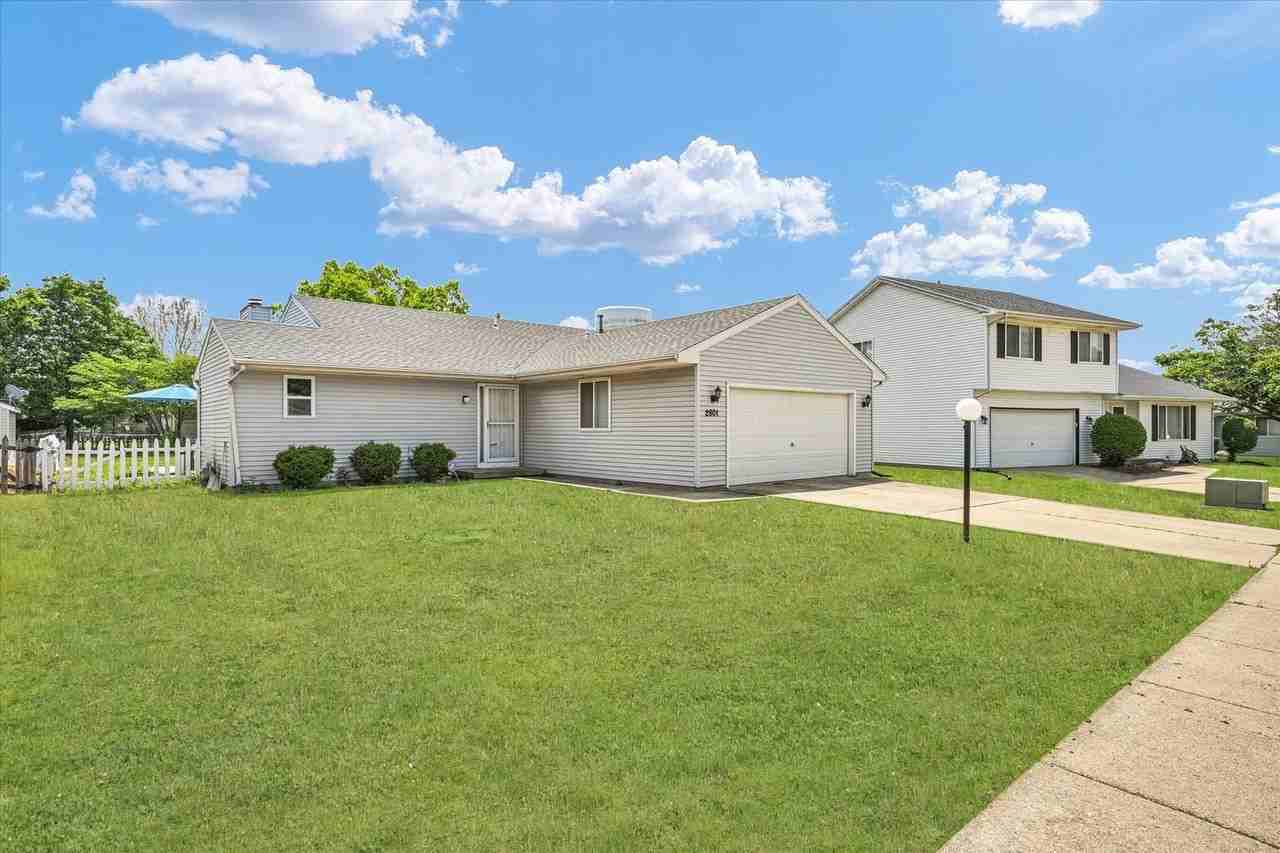 2801 Rachel Rd - Photo 2 of 26