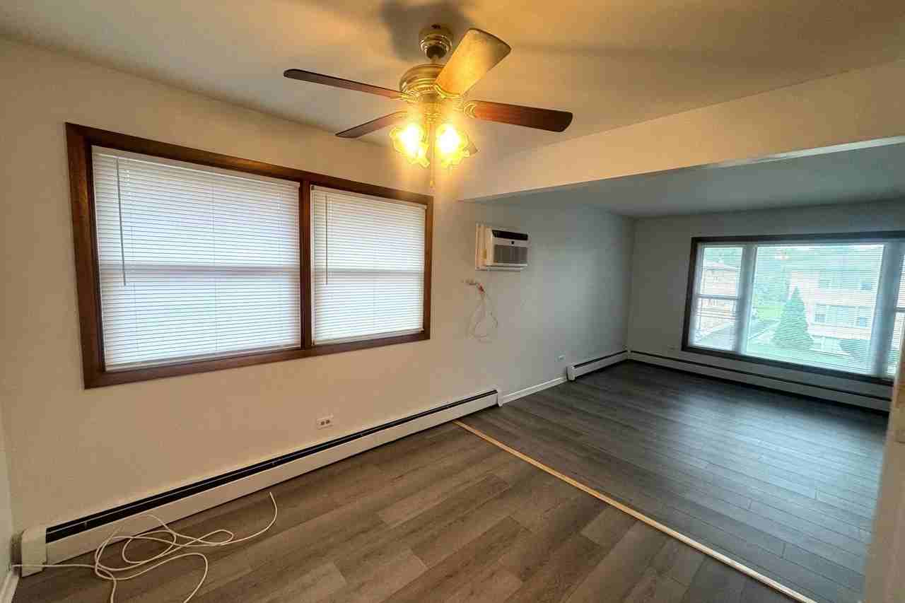 4512 Grove Ave #2N - Photo 4 of 10