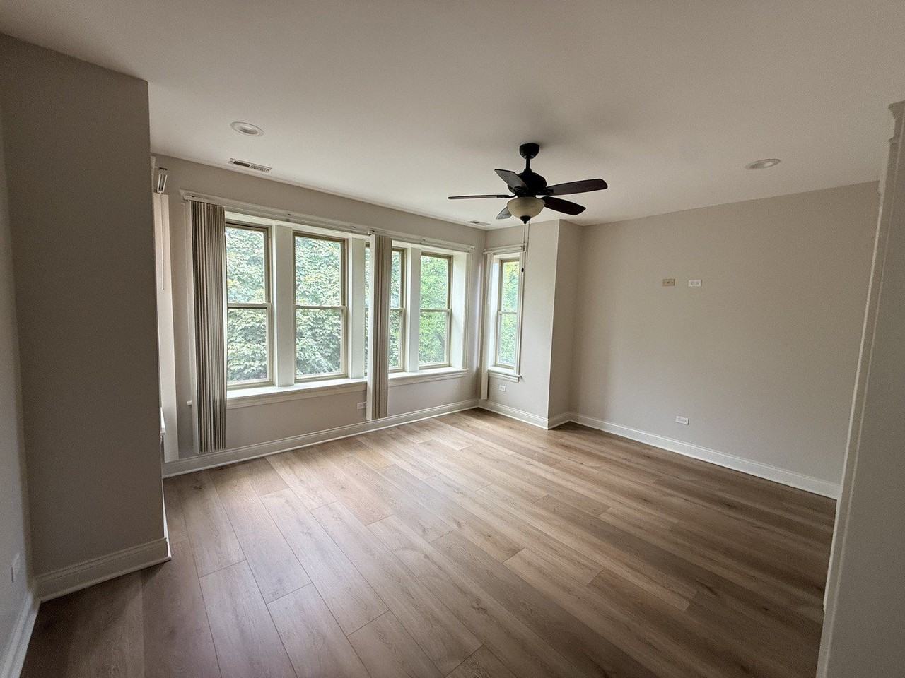 1025 S Austin Blvd #2N - Photo 4 of 14