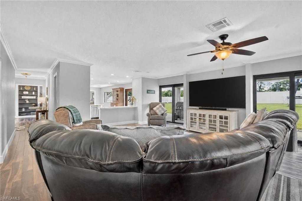 620 Hickory Rd - Photo 3 of 45