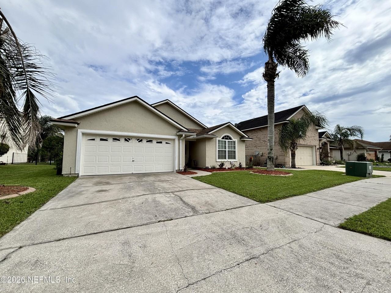9302 Prosperity Lake Dr - Photo 3 of 35