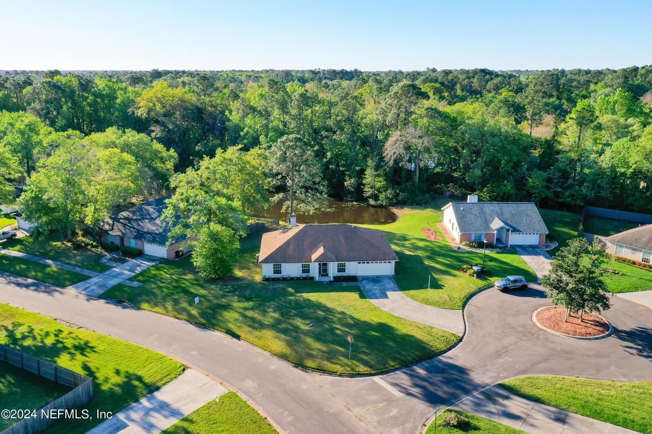 5509 Bloomwood Ct - Photo 3 of 44