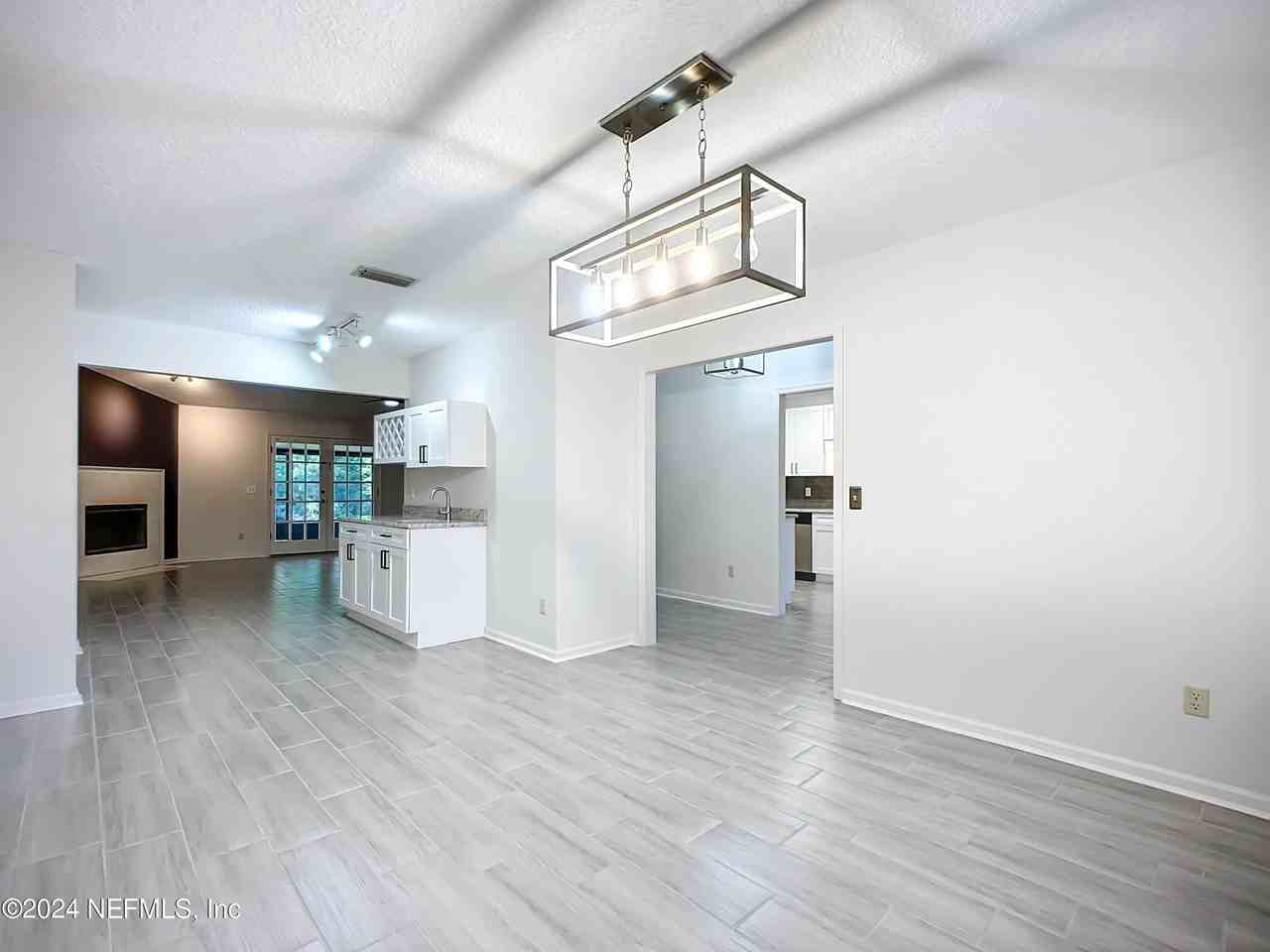 5509 Bloomwood Ct - Photo 6 of 44