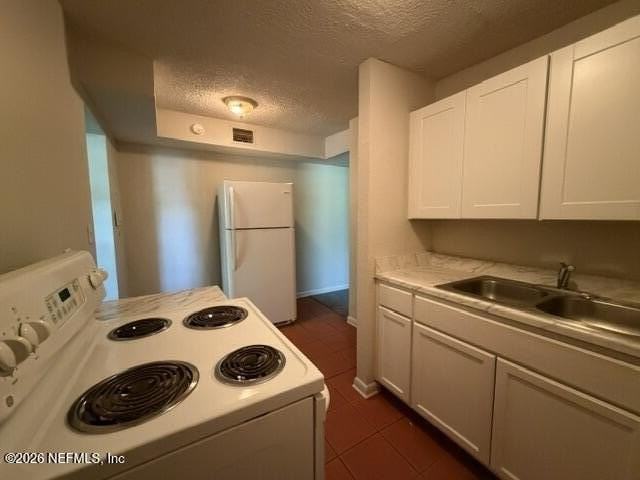 3045 Nolan St - Photo 4 of 15