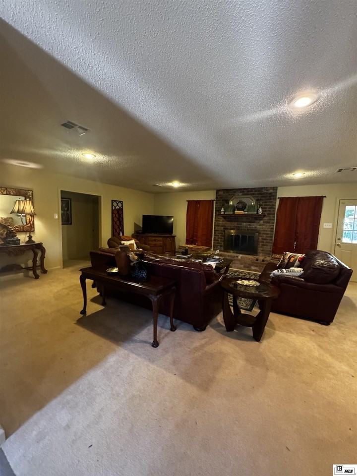 1800 Oakmont St - Photo 6 of 26