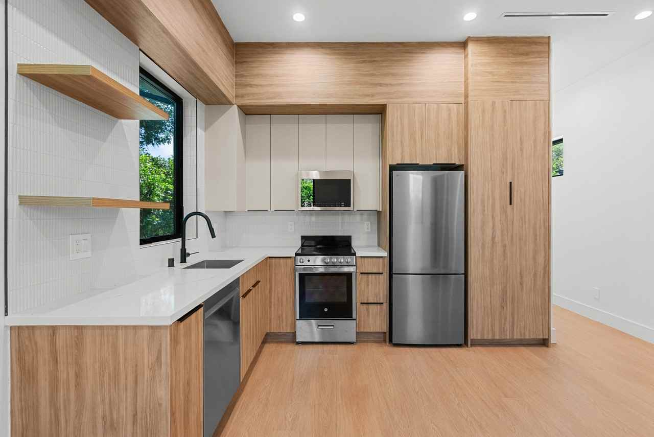 19146 Keswick St #19146 - Photo 5 of 20