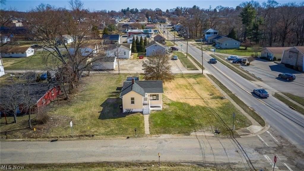 2410 Marion Ave - Photo 2 of 9