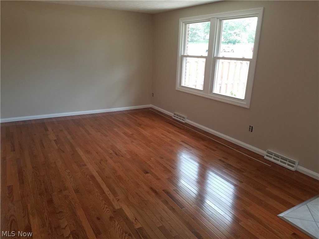 1807 Higby Dr - Photo 3 of 22