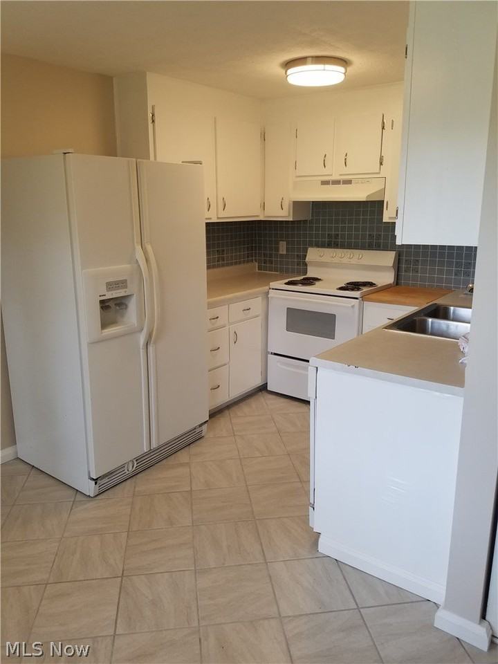 1807 Higby Dr - Photo 4 of 22