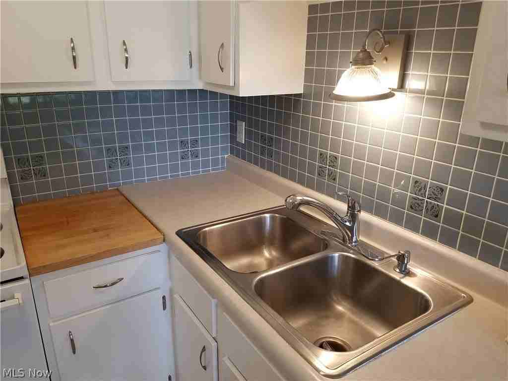 1807 Higby Dr - Photo 5 of 22