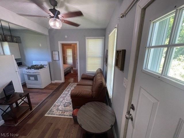 2678 Grand Ave - Photo 4 of 16