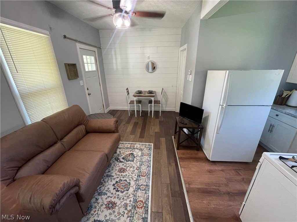 2678 Grand Ave - Photo 5 of 16