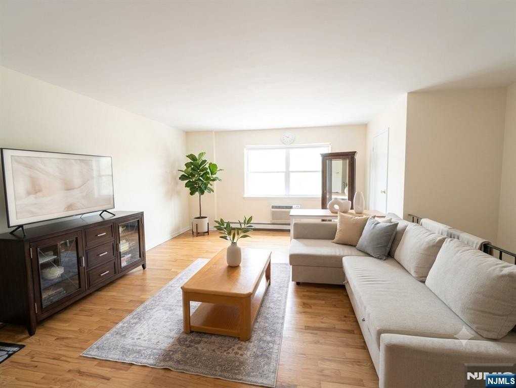 18B Lakeview Ave - Photo 2 of 14