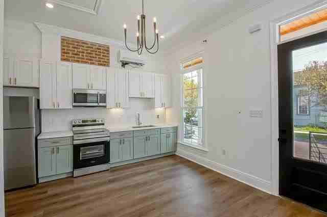 1800 7th St - Photo 4 of 11