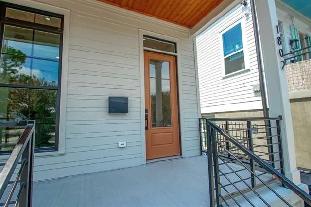 1802 7th St - Photo 2 of 10