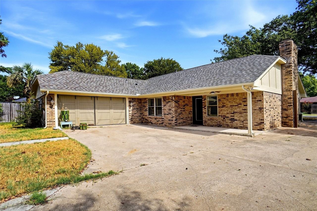 1319 Chestnut Rd - Photo 4 of 25