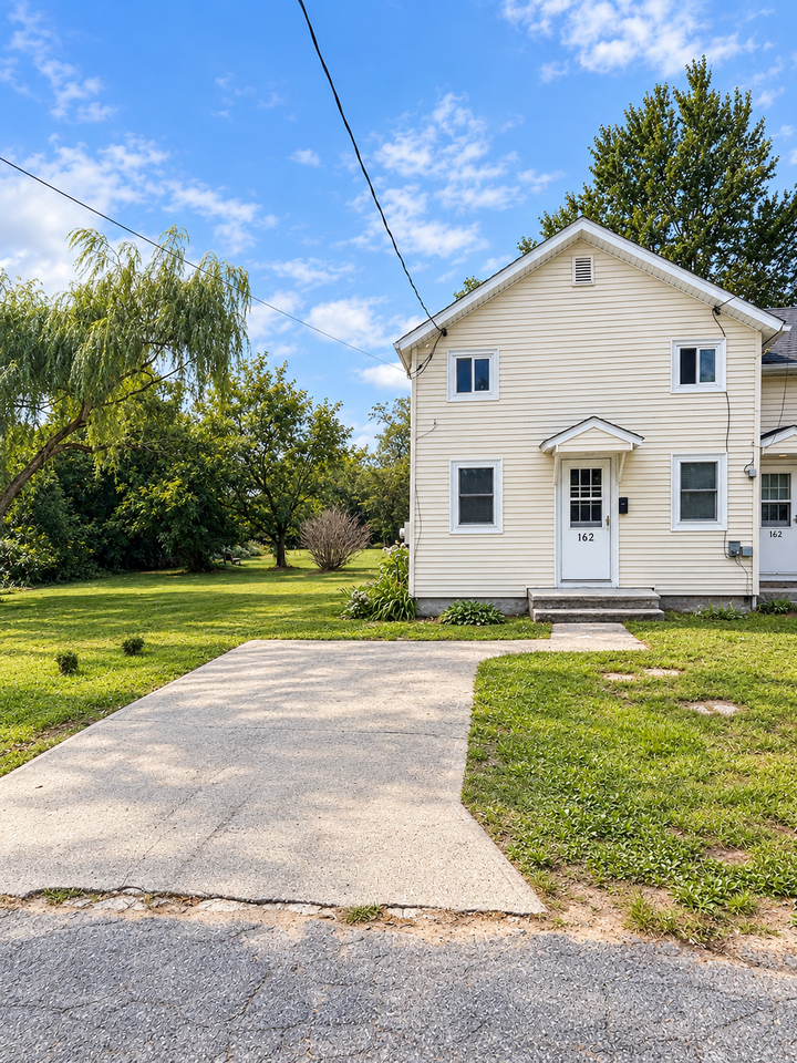 162 Smith St #1
