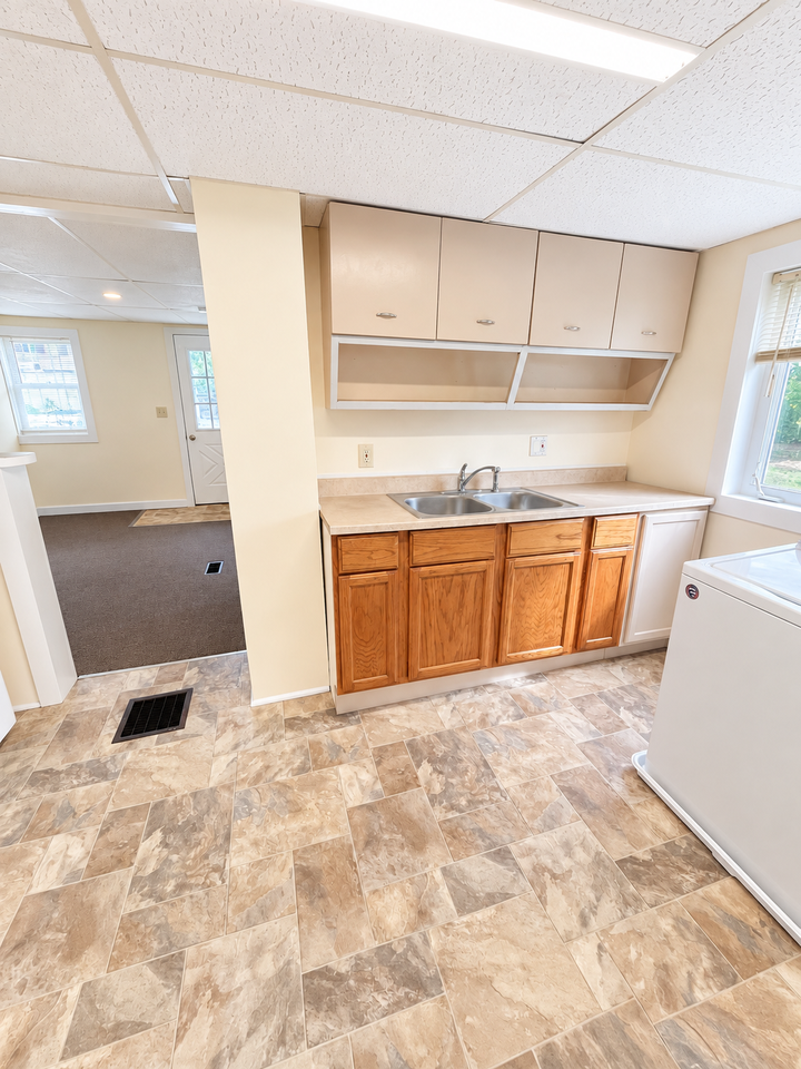 162 Smith St #1 - Photo 6 of 22