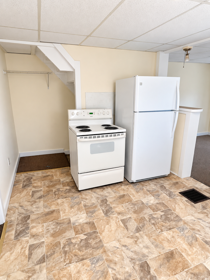 162 Smith St #1 - Photo 7 of 22