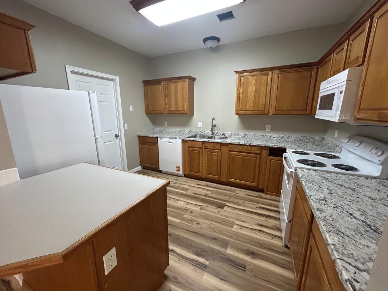 717 Pecan Hill St #2 - Photo 4 of 13