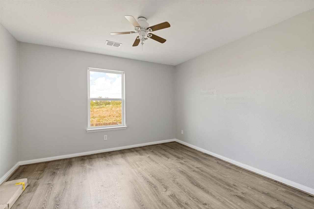 9065 Lone Cypress Dr - Photo 7 of 12