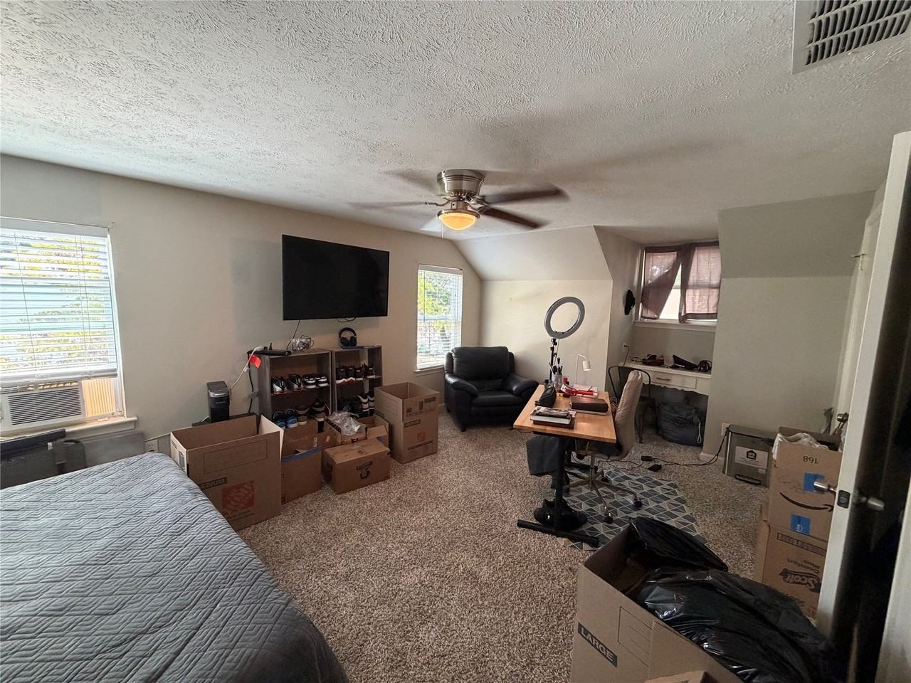 8044 Woodhue Cir - Photo 5 of 11