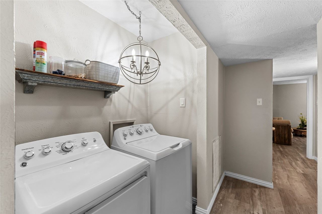5005 Overton Cir - Photo 6 of 40