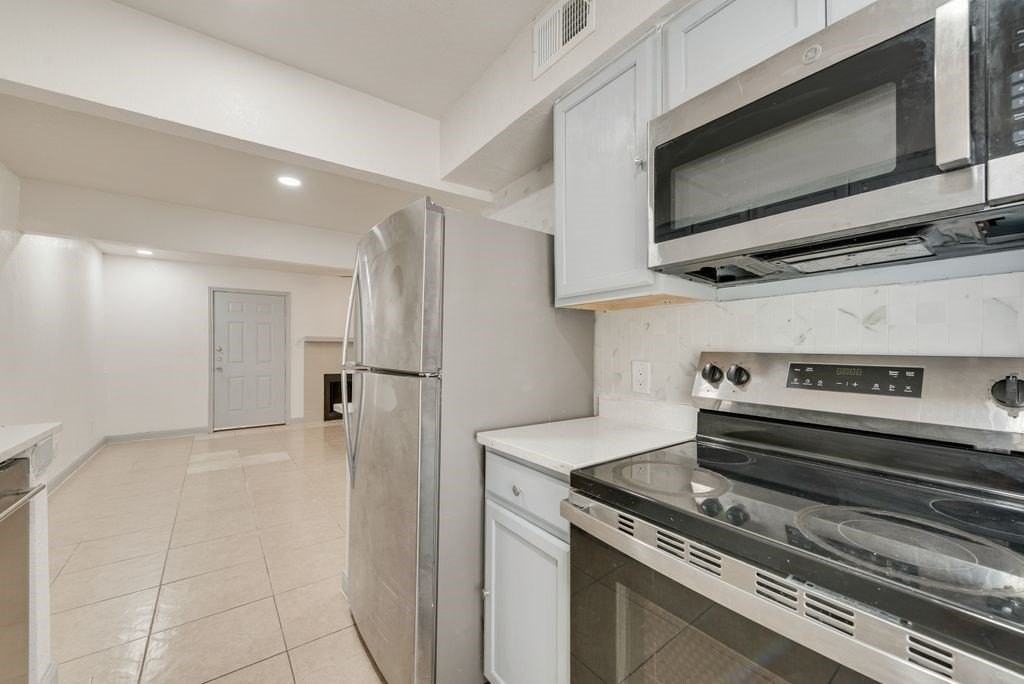 4620 San Jacinto St #B - Photo 6 of 24