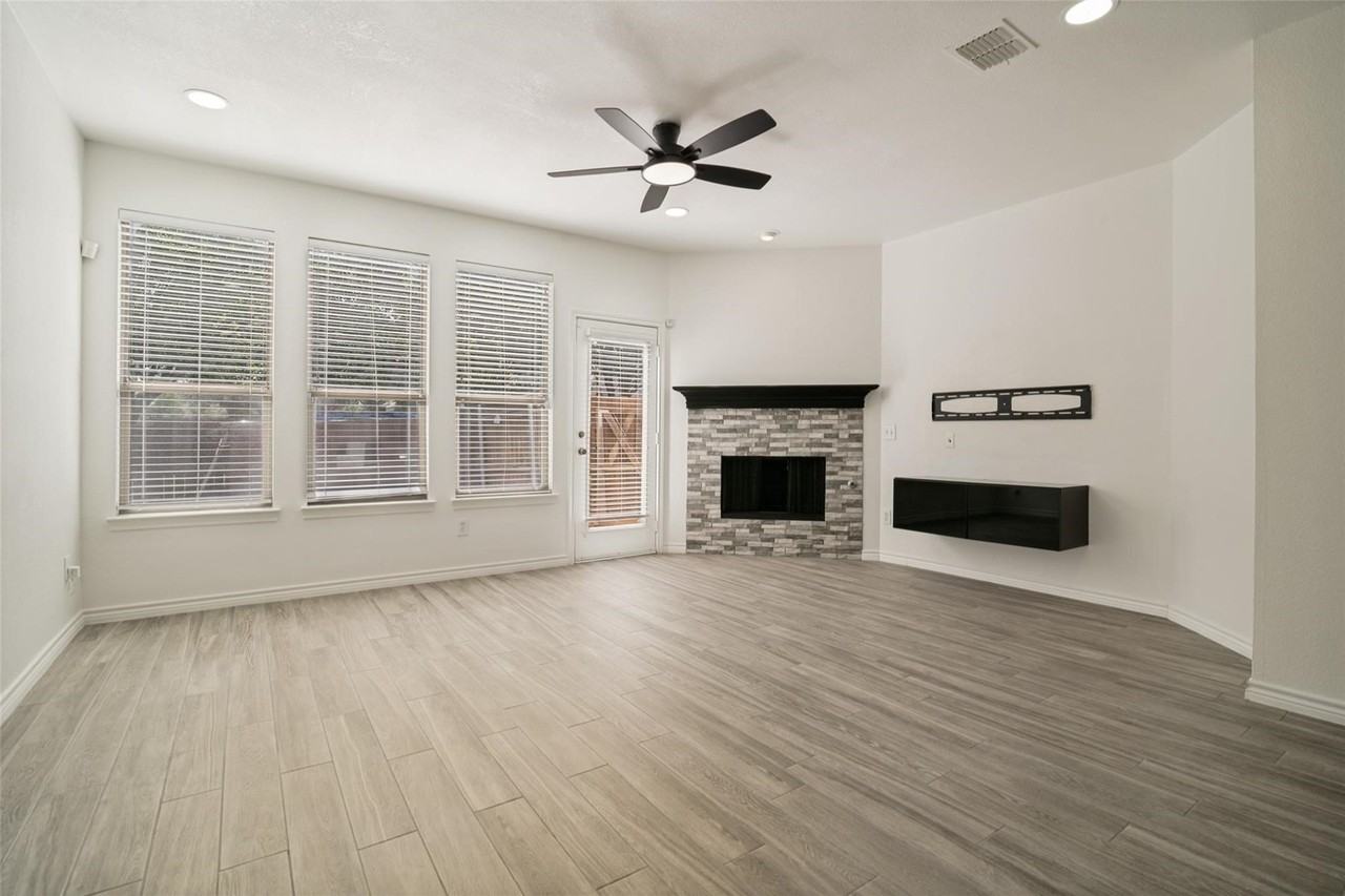 1516 Cedar Grove Ct - Photo 4 of 25