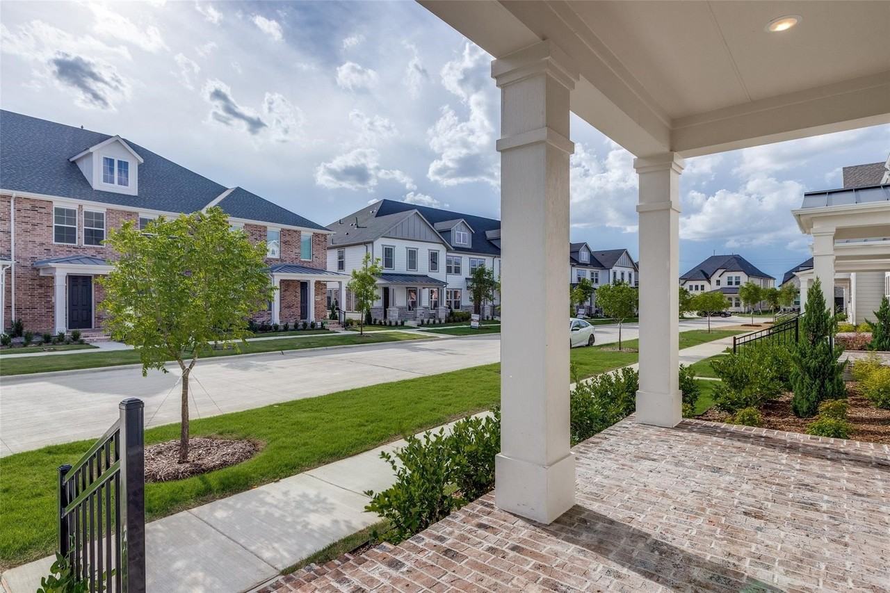 8864 Scarp Hill Ln - Photo 2 of 25