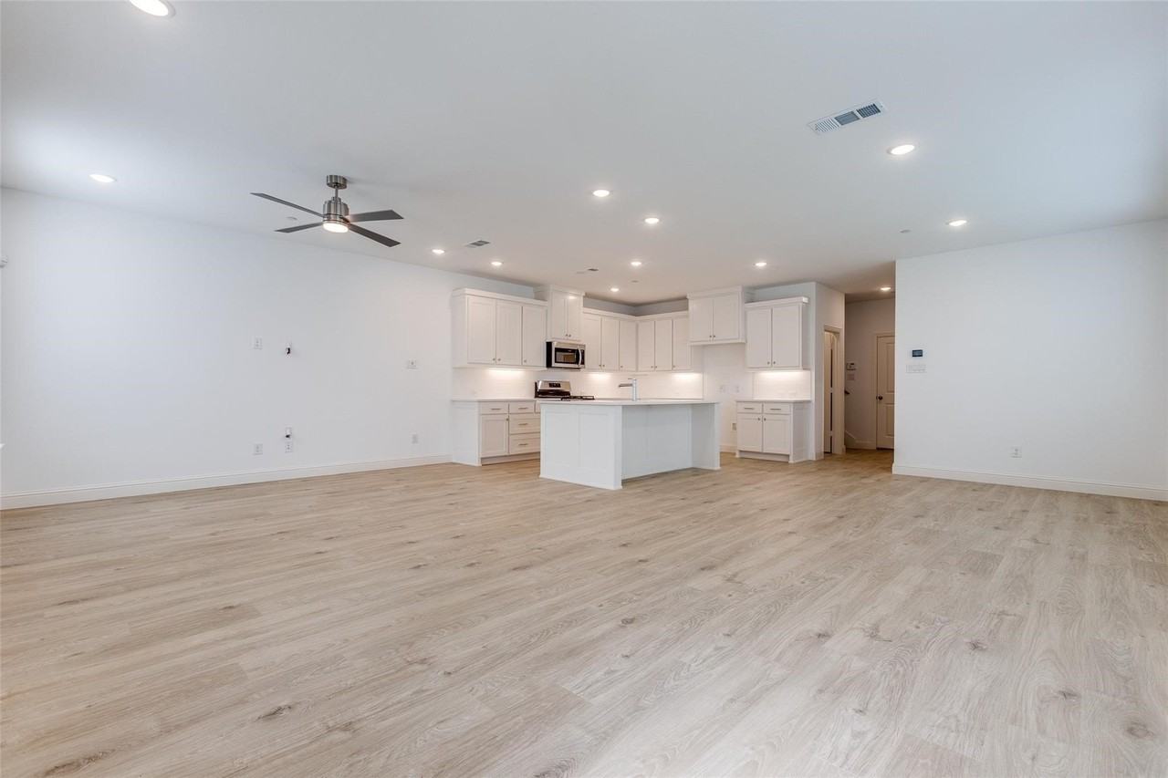 8864 Scarp Hill Ln - Photo 3 of 25