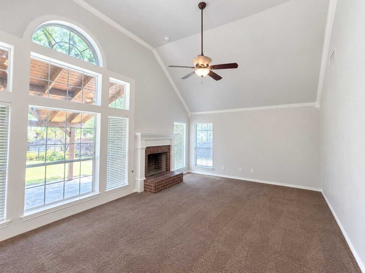8908 Aplamado Dr - Photo 5 of 33