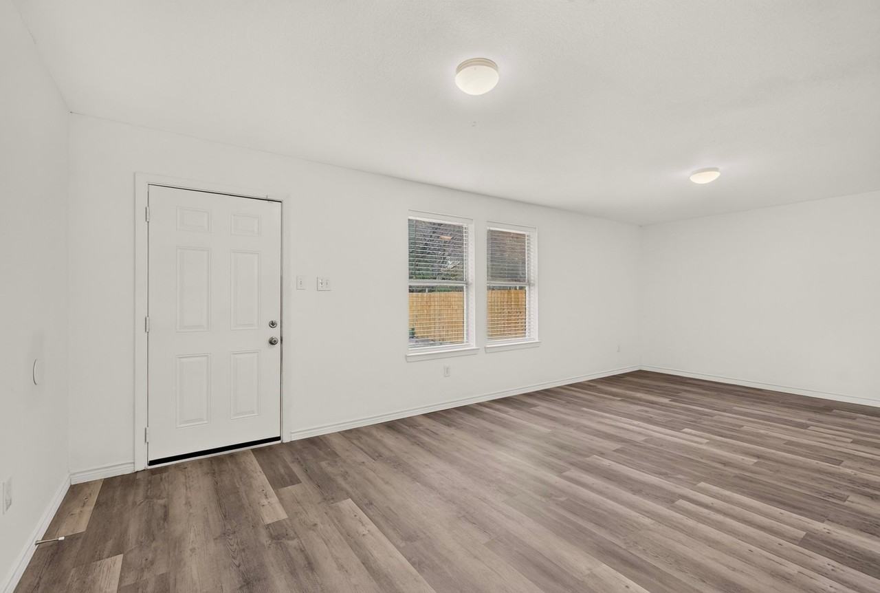 1512 Rowan Ave - Photo 3 of 39