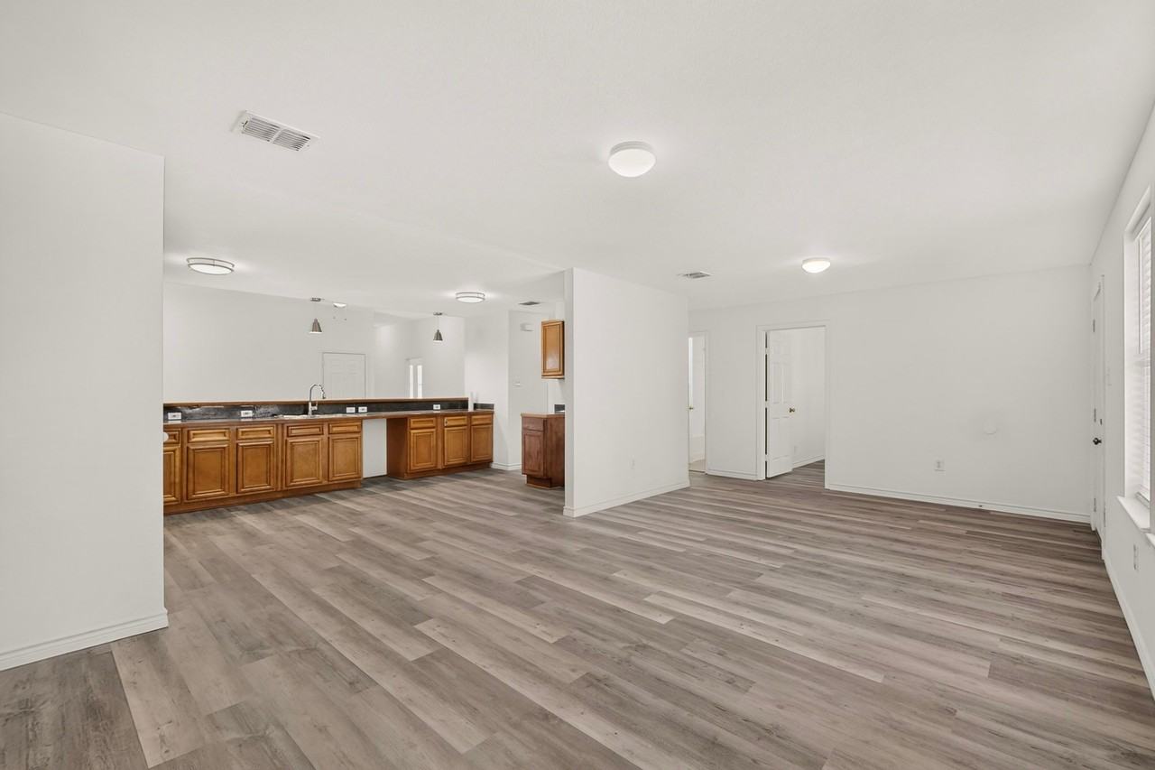 1512 Rowan Ave - Photo 5 of 39