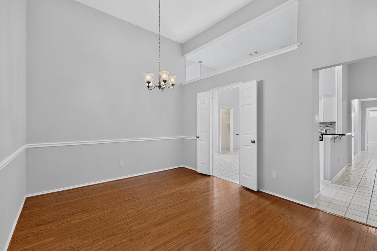 2702 Garden Springs Dr - Photo 3 of 38