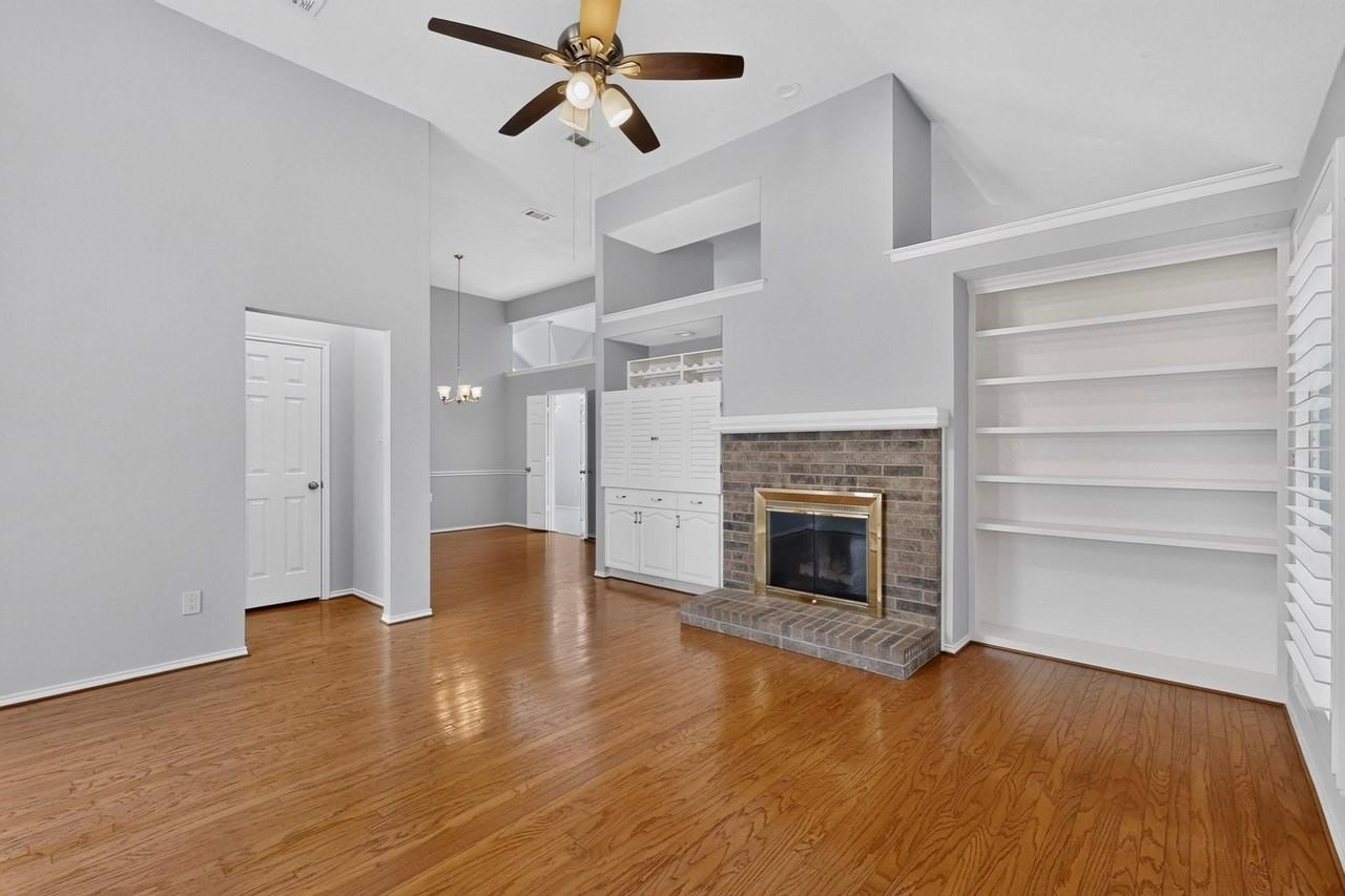 2702 Garden Springs Dr - Photo 5 of 38