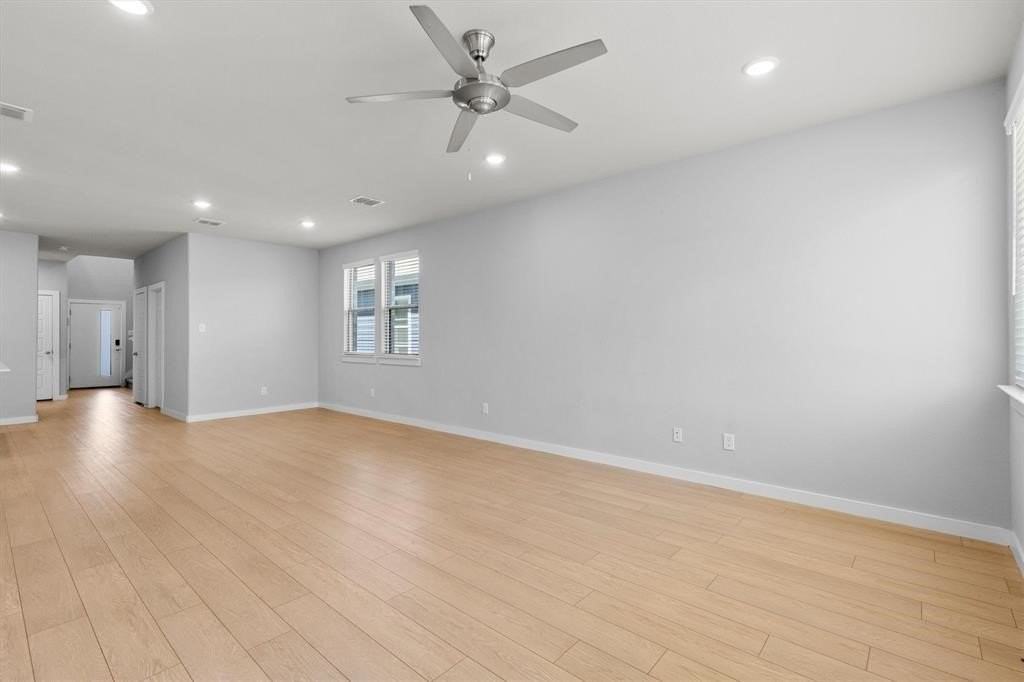 3513 Chambers Dr - Photo 3 of 39